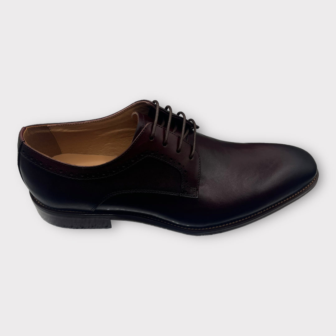 Lynn Oxford Burgundy Shoe