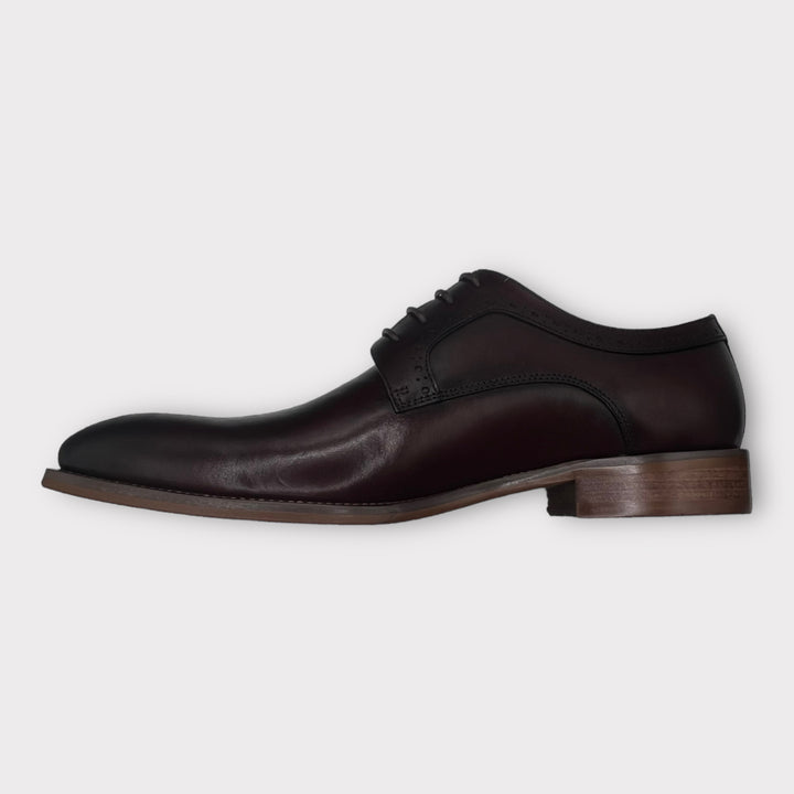 Lynn Oxford Burgundy Shoe