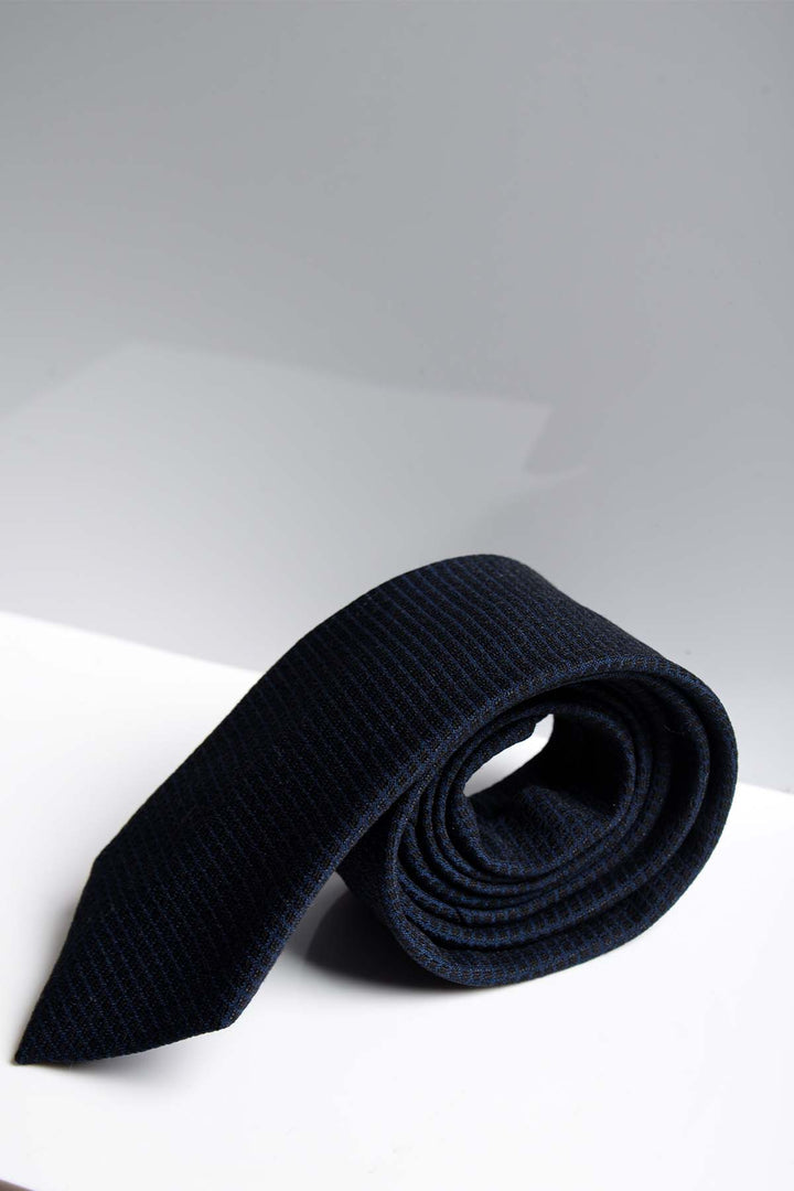 Max Navy Diamond Print Tie